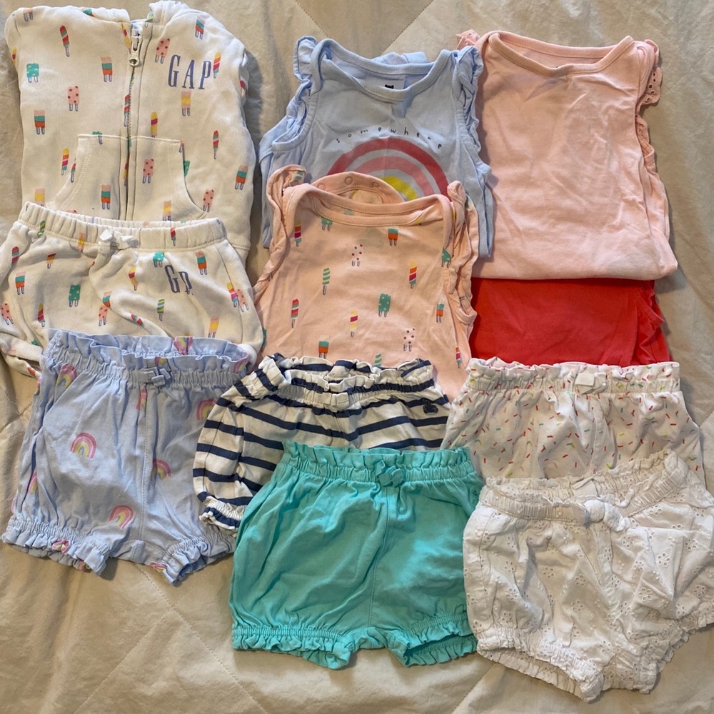 Baby Gap 11 piece summer lot 3-6 months